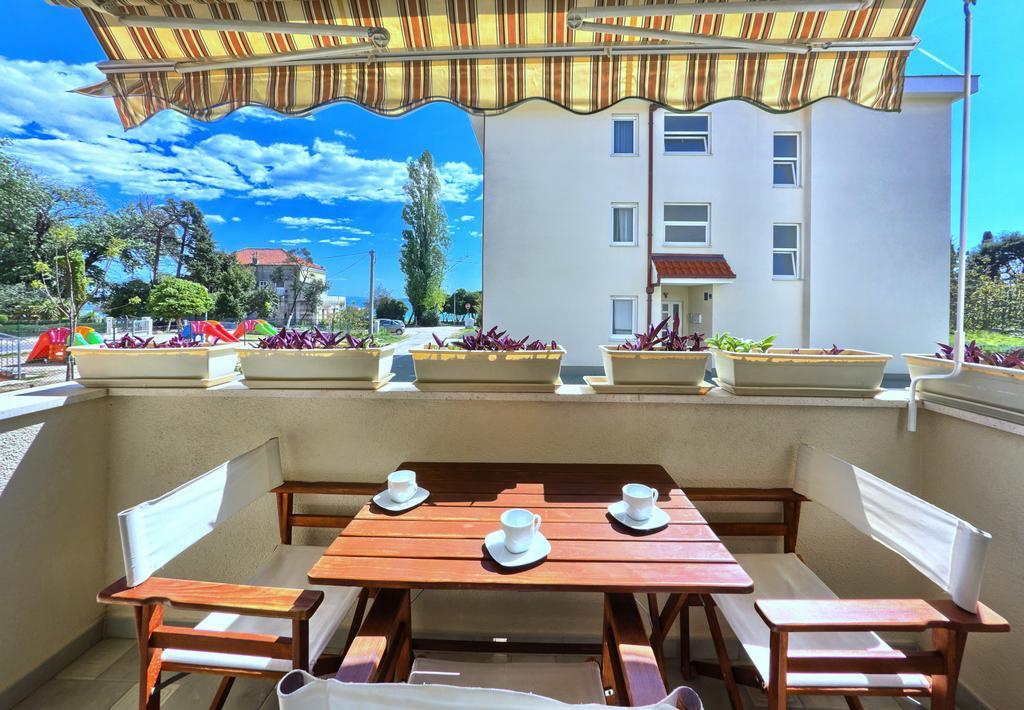 Iris Beach Apartments Kastela Exterior photo