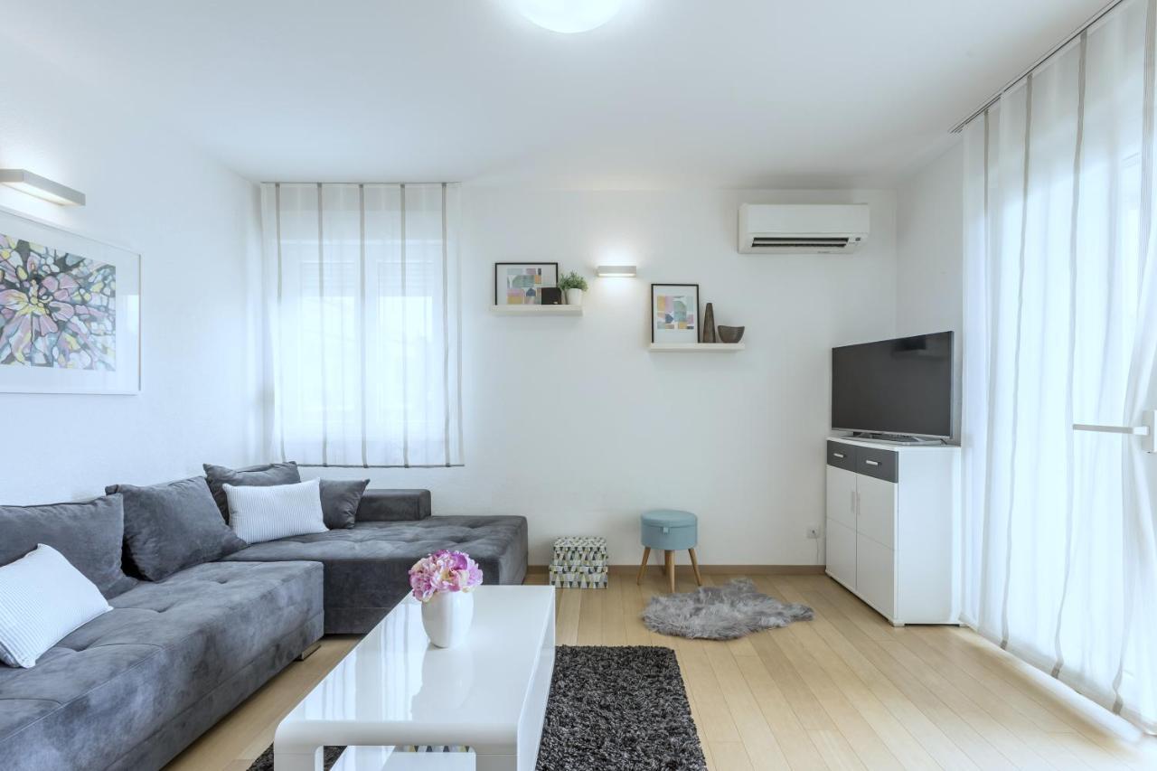 Iris Beach Apartments Kastela Exterior photo