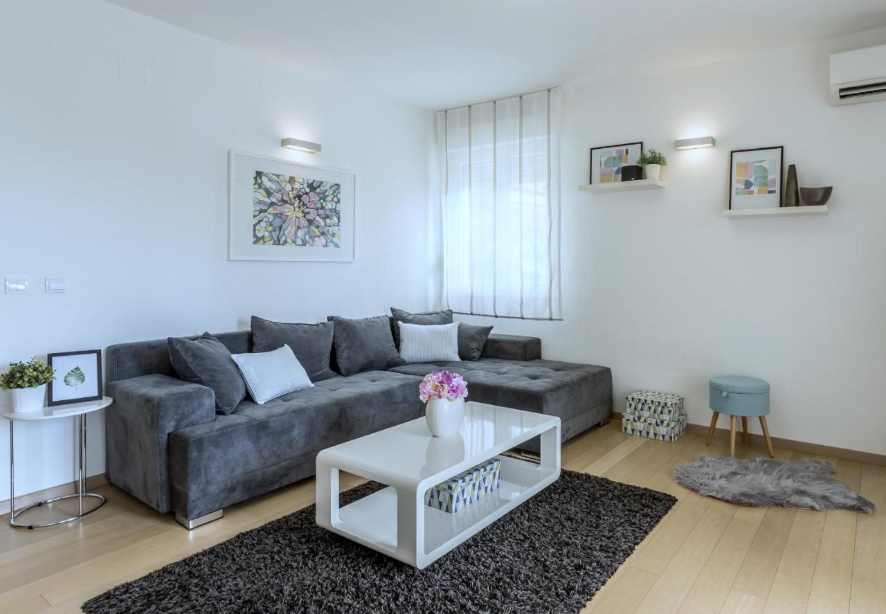 Iris Beach Apartments Kastela Exterior photo