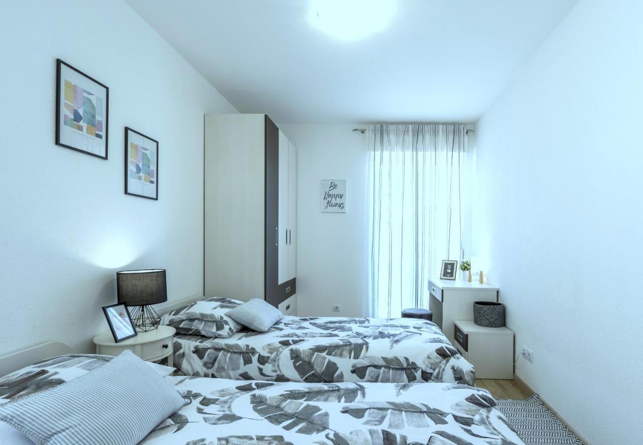 Iris Beach Apartments Kastela Exterior photo
